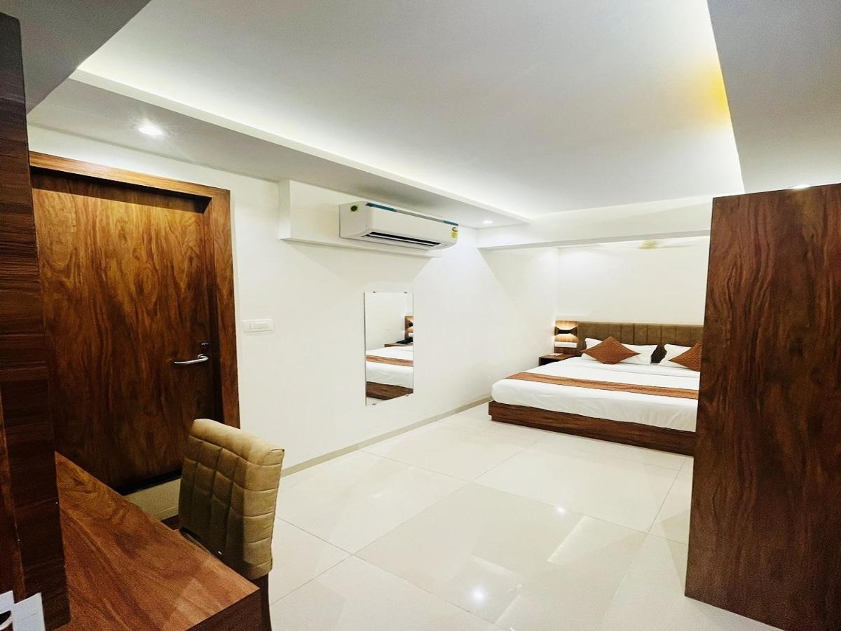 Hotel Black Burn Mumbai Kültér fotó